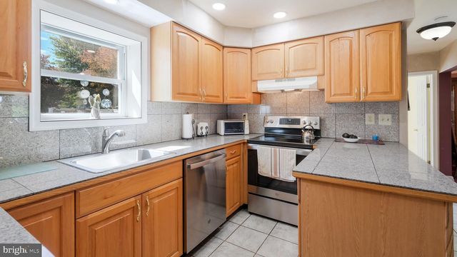 1915 GRAND AVE, Feasterville Trevose, PA 19053