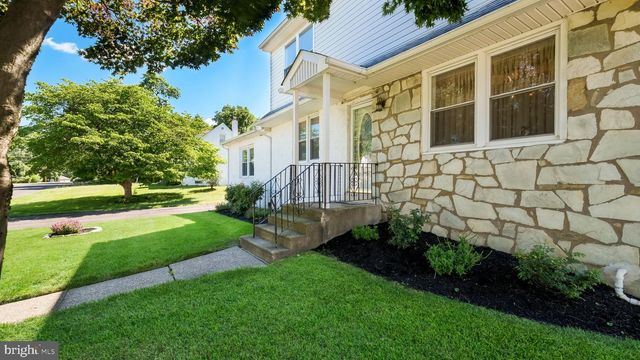 1915 GRAND AVE, Feasterville Trevose, PA 19053