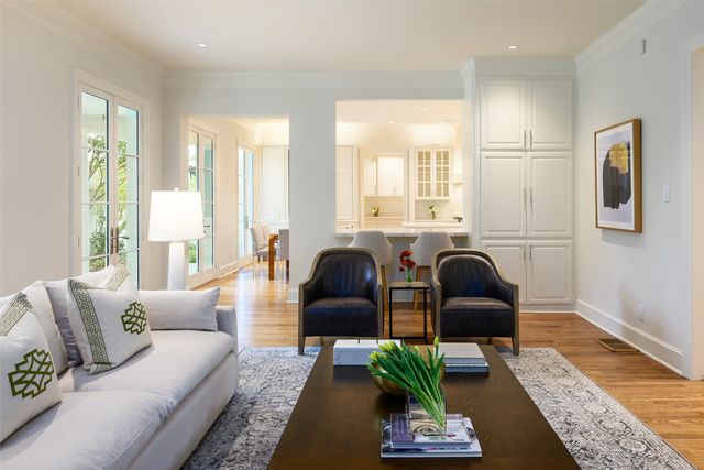 5243 Farquhar Lane, Dallas, TX 75209