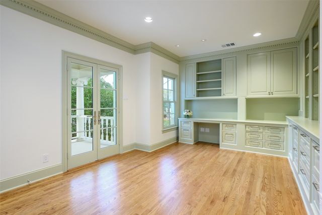 5243 Farquhar Lane, Dallas, TX 75209