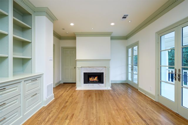 5243 Farquhar Lane, Dallas, TX 75209