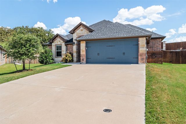 229 Jacinth Lane, Granbury, TX 76049