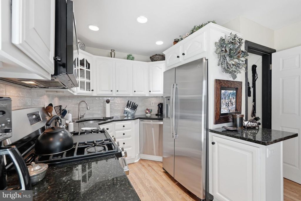 Image 10 of property listing at 3402 MCCOMAS AVE, Kensington, MD 20895