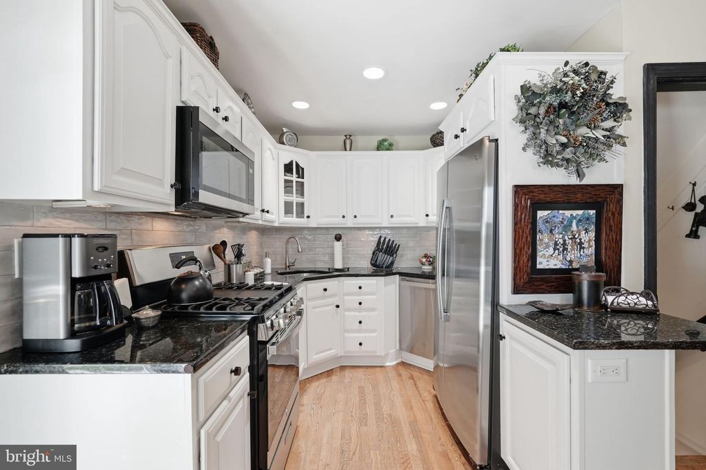 Image 11 of property listing at 3402 MCCOMAS AVE, Kensington, MD 20895