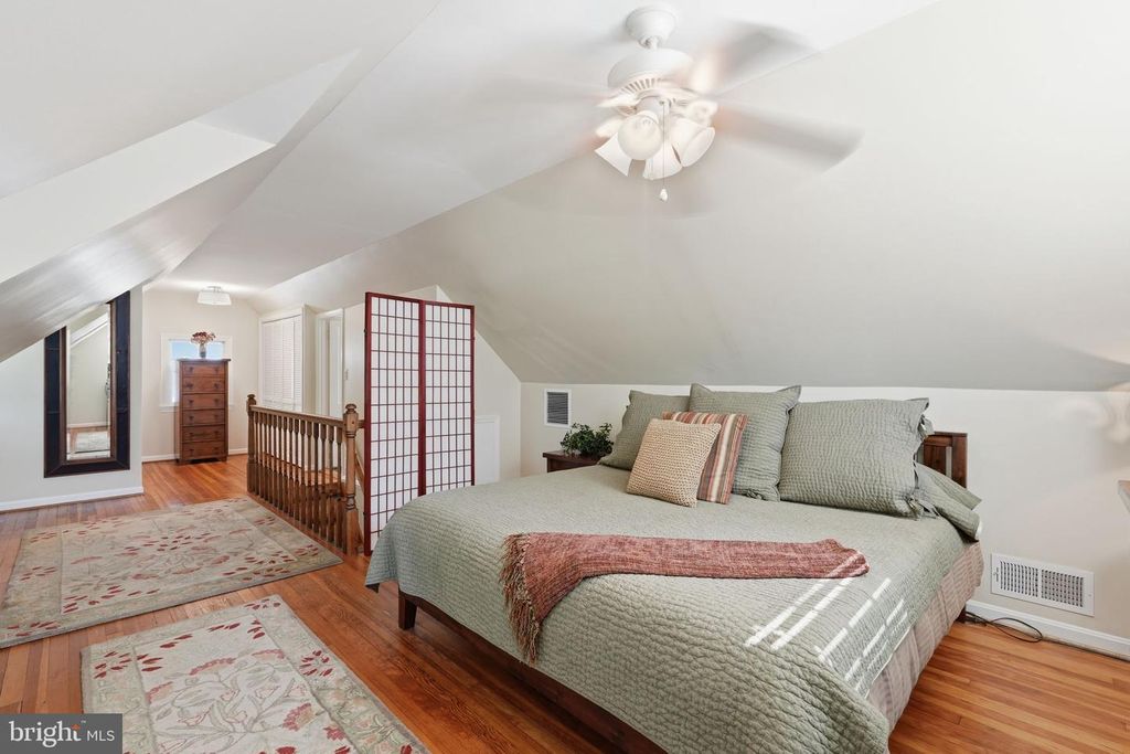 Image 13 of property listing at 3402 MCCOMAS AVE, Kensington, MD 20895