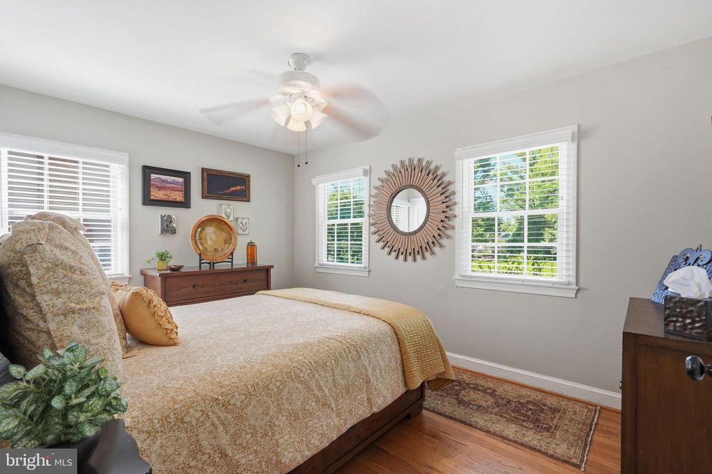 Image 18 of property listing at 3402 MCCOMAS AVE, Kensington, MD 20895