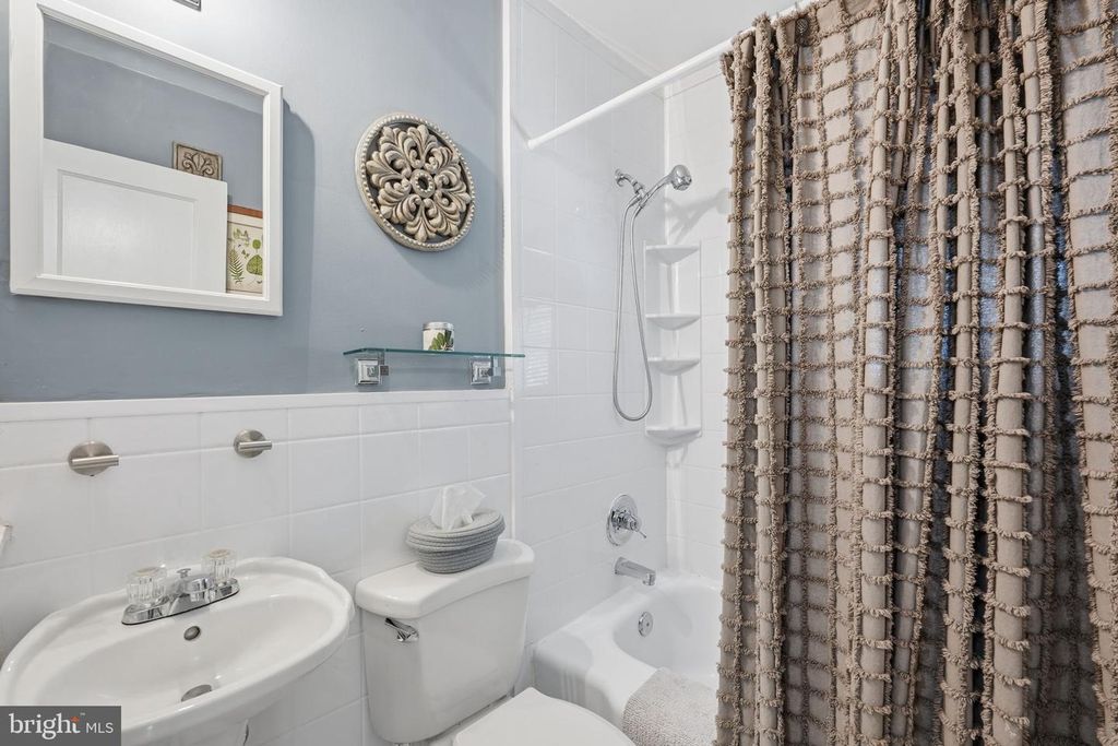 Image 22 of property listing at 3402 MCCOMAS AVE, Kensington, MD 20895