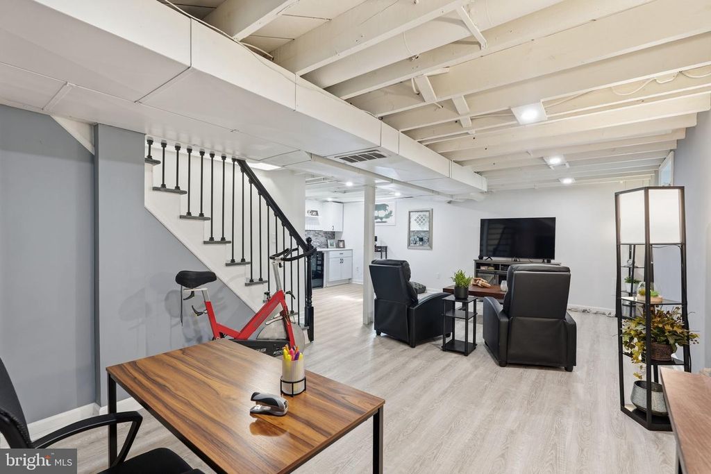 Image 32 of property listing at 3402 MCCOMAS AVE, Kensington, MD 20895