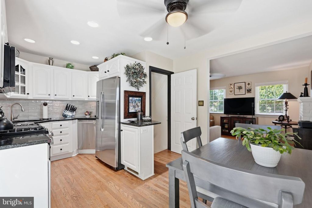 Image 4 of property listing at 3402 MCCOMAS AVE, Kensington, MD 20895