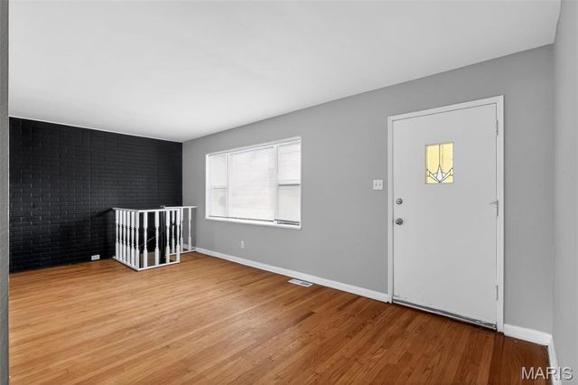 2 Marcel Court, St Louis, MO 63135