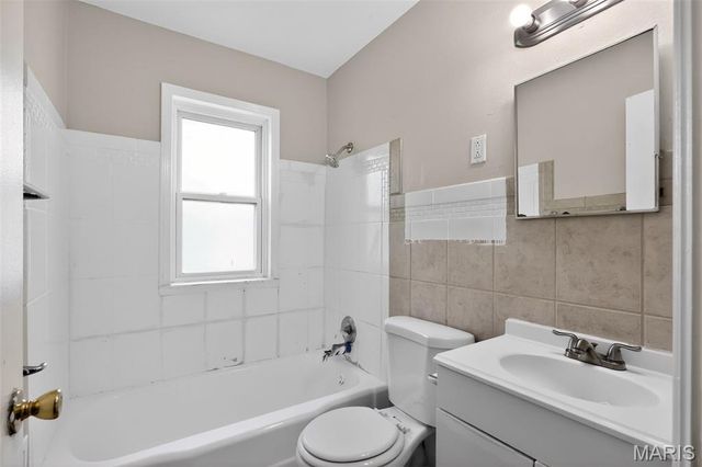 2 Marcel Court, St Louis, MO 63135