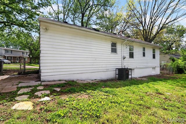 2 Marcel Court, St Louis, MO 63135