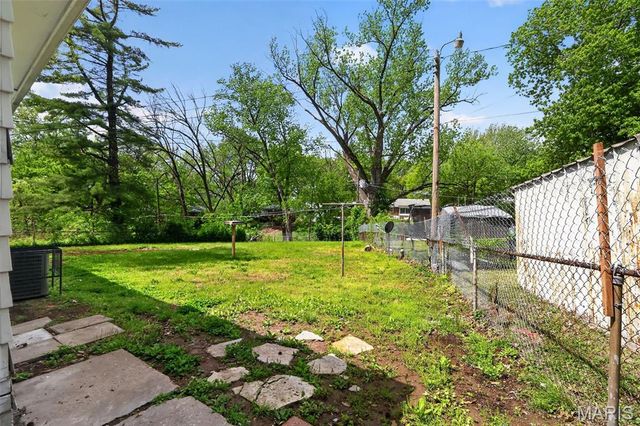 2 Marcel Court, St Louis, MO 63135