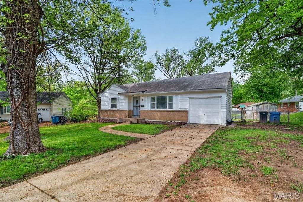2 Marcel Court, St Louis, MO 63135