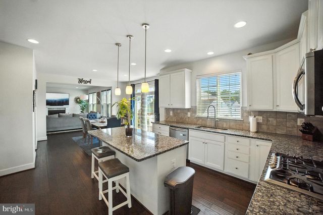 3365 SOARING CIR, Woodbridge, VA 22193