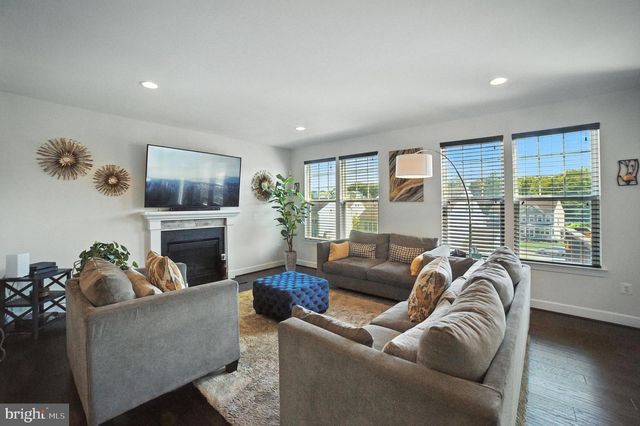 3365 SOARING CIR, Woodbridge, VA 22193