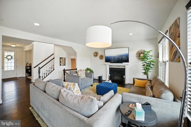 3365 SOARING CIR, Woodbridge, VA 22193