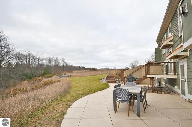 11007 S Rolling Meadows Drive, Maple City, MI 49664