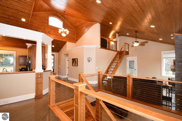 11007 S Rolling Meadows Drive, Maple City, MI 49664