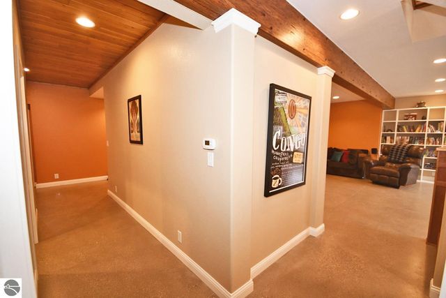 11007 S Rolling Meadows Drive, Maple City, MI 49664