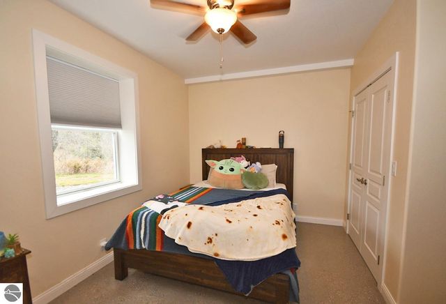 11007 S Rolling Meadows Drive, Maple City, MI 49664