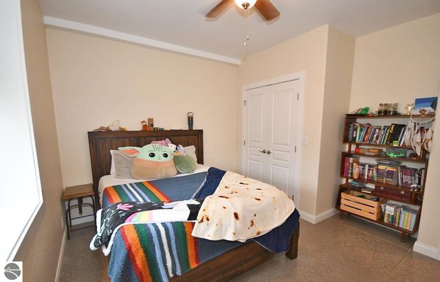 11007 S Rolling Meadows Drive, Maple City, MI 49664