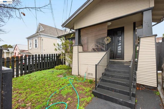 2724 E 22nd St, Oakland, CA 94601