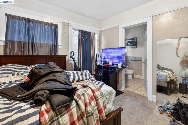 2724 E 22nd St, Oakland, CA 94601