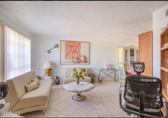 6616 Paseo Redondo Avenue, El Paso, TX 79912