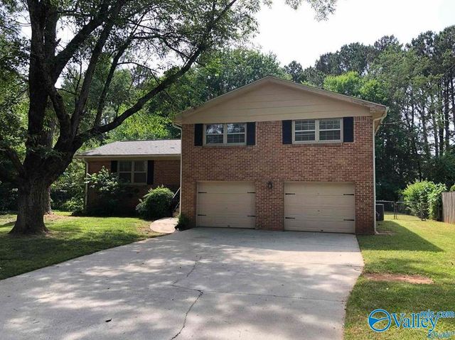 323 Forrest Park Ct NW, Huntsville, AL 35806