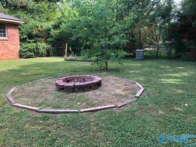 323 Forrest Park Ct NW, Huntsville, AL 35806