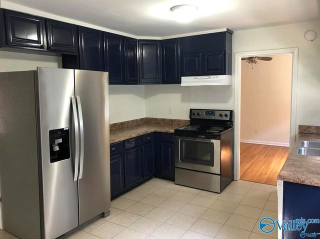 323 Forrest Park Ct NW, Huntsville, AL 35806