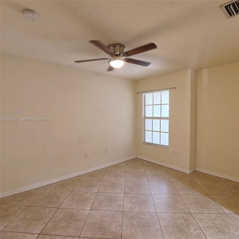 1000 Palm Trail 8, Delray Beach, FL 33483