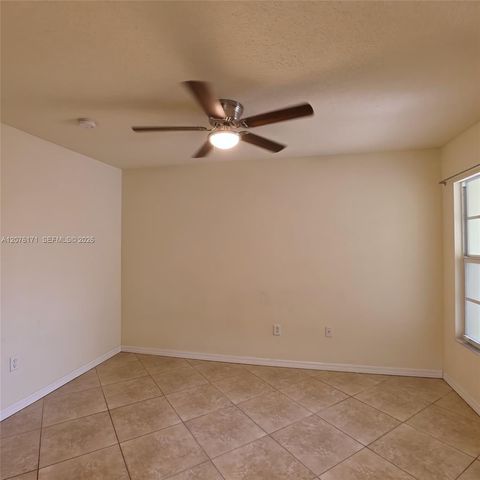 1000 Palm Trail 8, Delray Beach, FL 33483