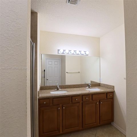 1000 Palm Trail 8, Delray Beach, FL 33483