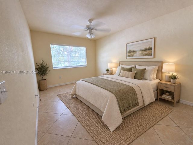 1000 Palm Trail 8, Delray Beach, FL 33483
