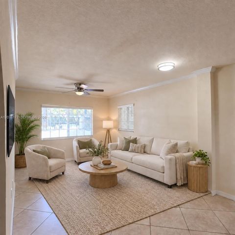 1000 Palm Trail 8, Delray Beach, FL 33483