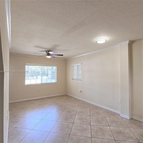 1000 Palm Trail 8, Delray Beach, FL 33483