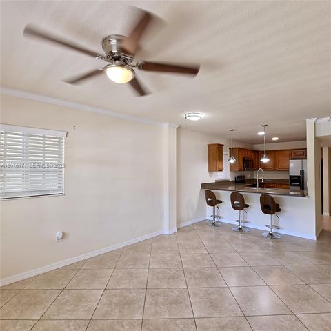 1000 Palm Trail 8, Delray Beach, FL 33483