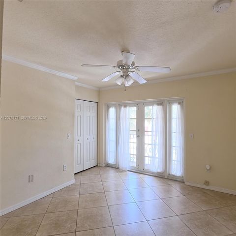 1000 Palm Trail 8, Delray Beach, FL 33483