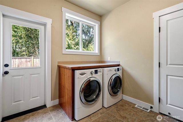 6516 86th Avenue W, University Place, WA 98467