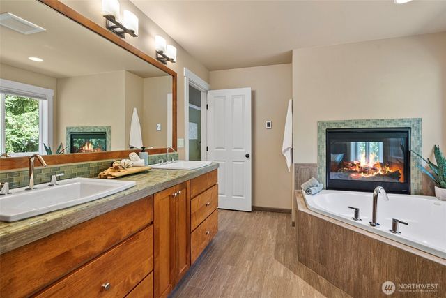 6516 86th Avenue W, University Place, WA 98467