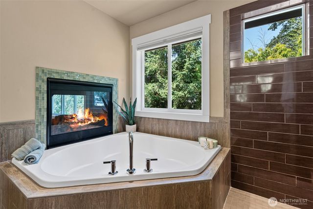 6516 86th Avenue W, University Place, WA 98467