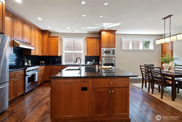 6516 86th Avenue W, University Place, WA 98467