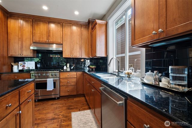 6516 86th Avenue W, University Place, WA 98467