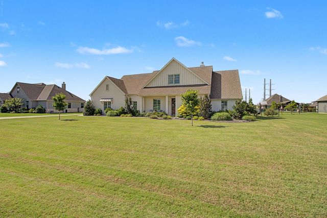 1401 Oliver Creek Lane, Justin, TX 76247