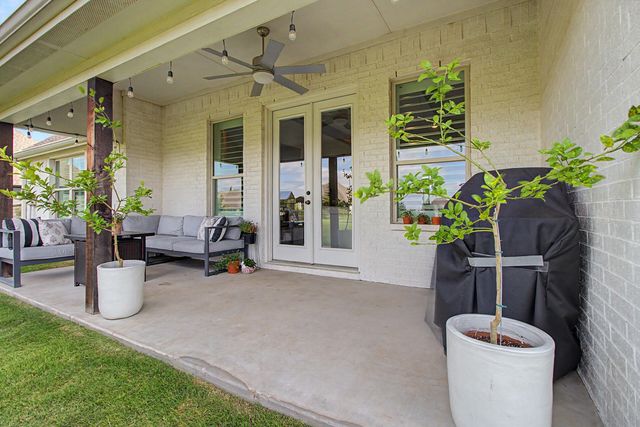 1401 Oliver Creek Lane, Justin, TX 76247