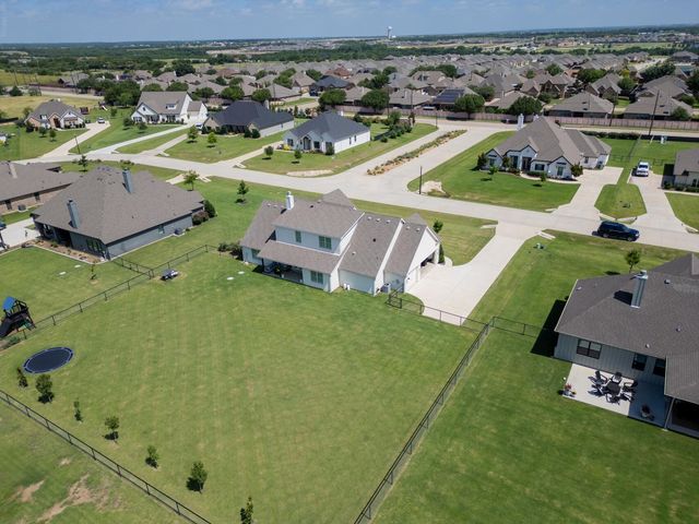 1401 Oliver Creek Lane, Justin, TX 76247