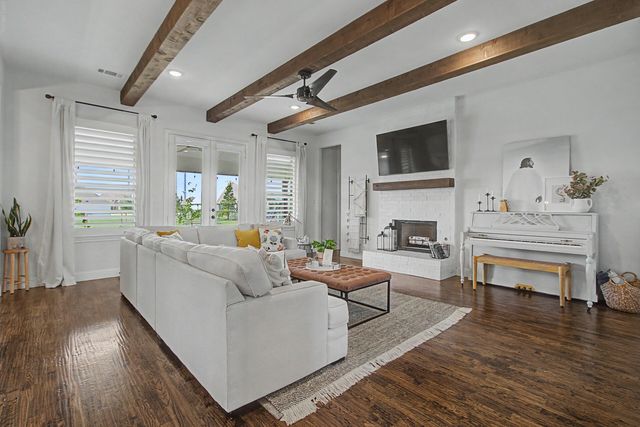 1401 Oliver Creek Lane, Justin, TX 76247