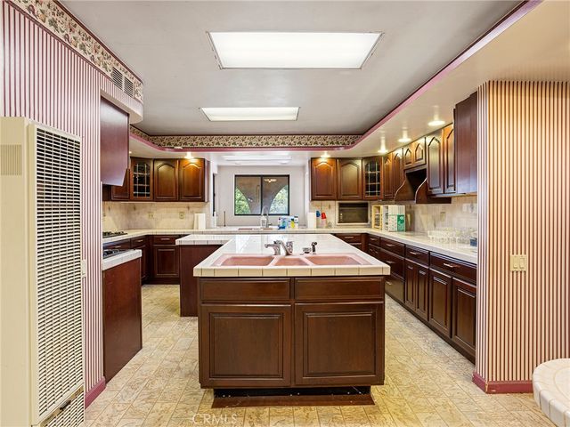 836 N Parish Place, Burbank, CA 91506